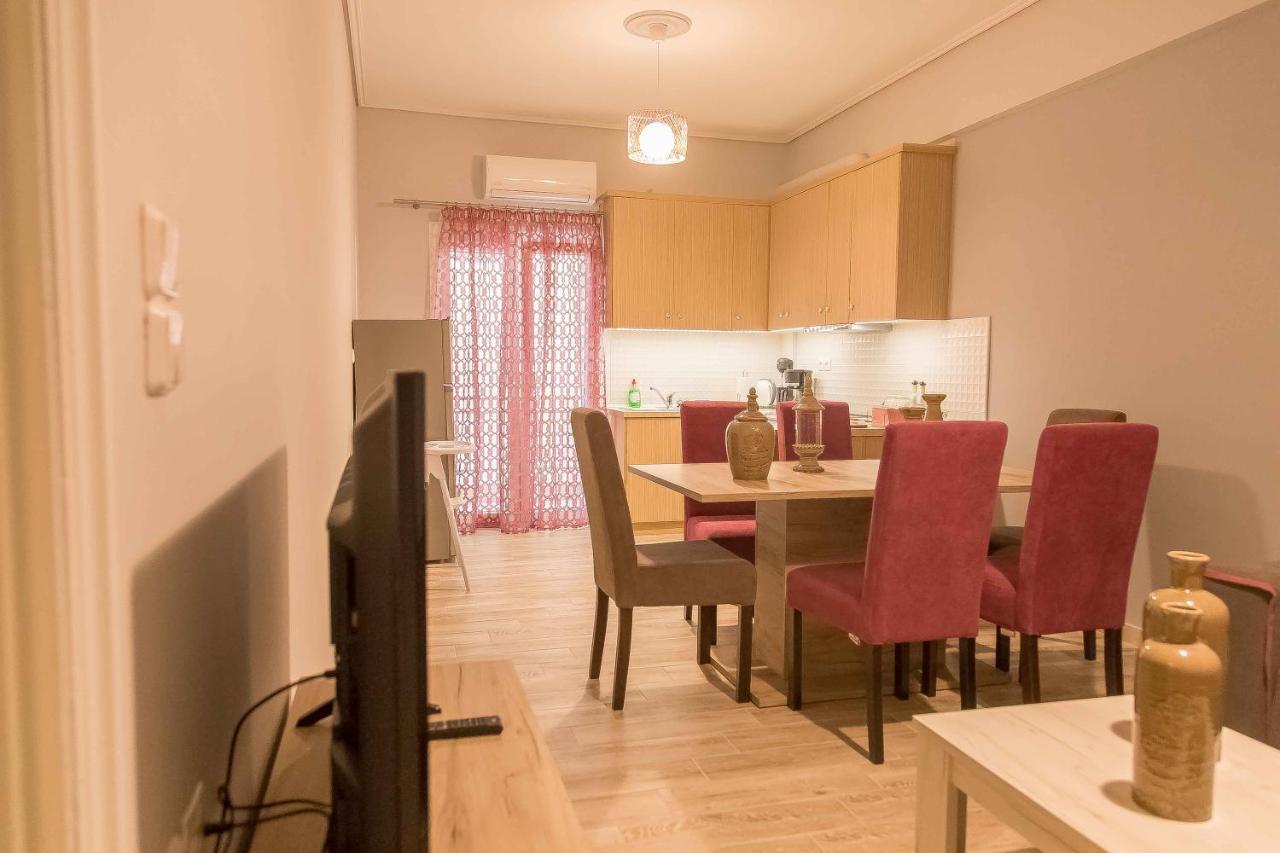 Luxury Lila House Under The Rocks Apartment Kalambaka Exterior photo