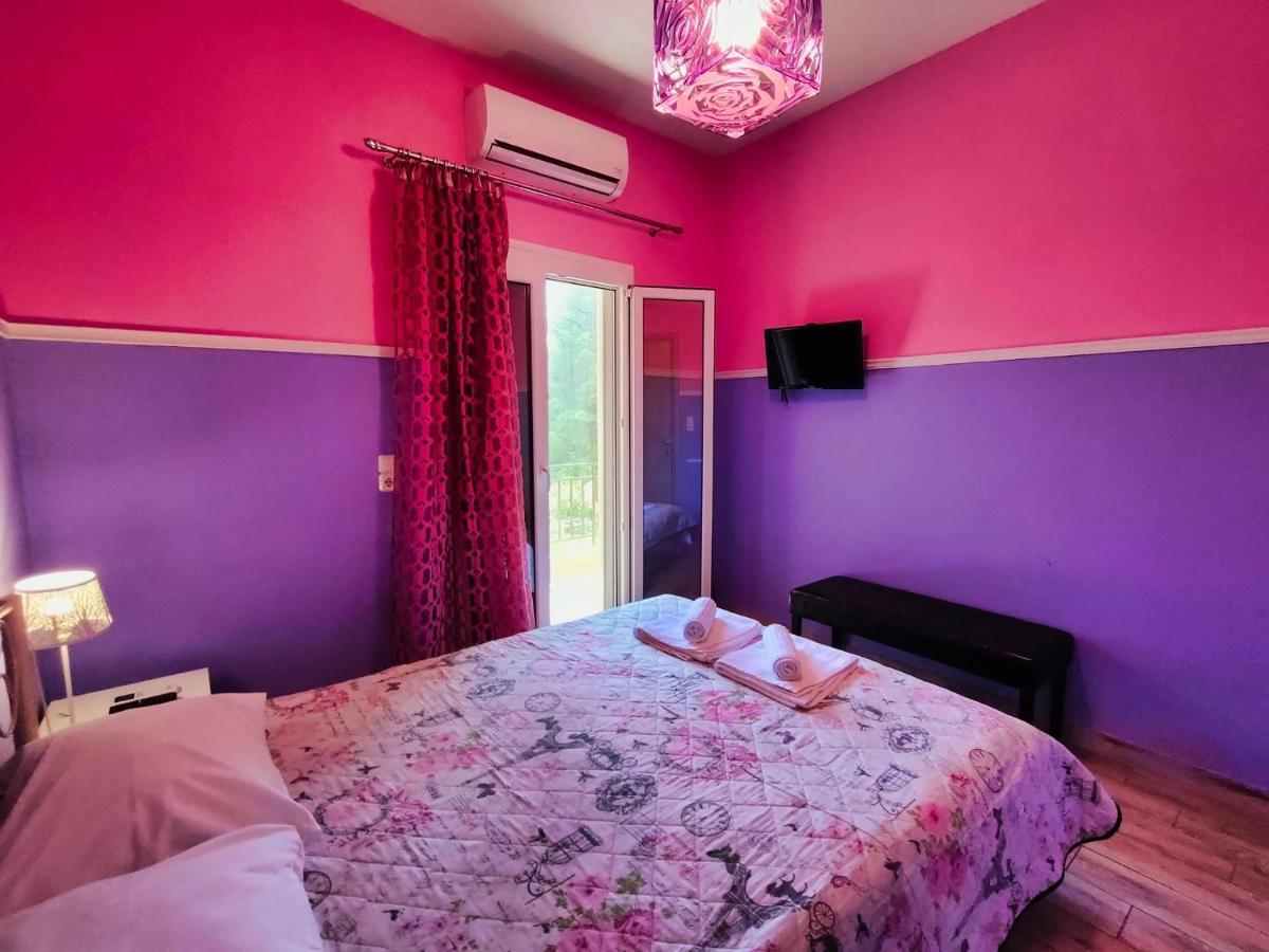 Luxury Lila House Under The Rocks Apartment Kalambaka Exterior photo