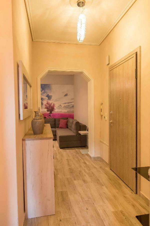 Luxury Lila House Under The Rocks Apartment Kalambaka Exterior photo